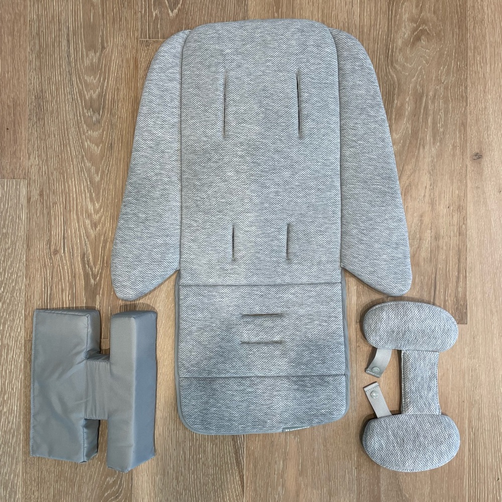 UPPAbaby infant snug seat in gray